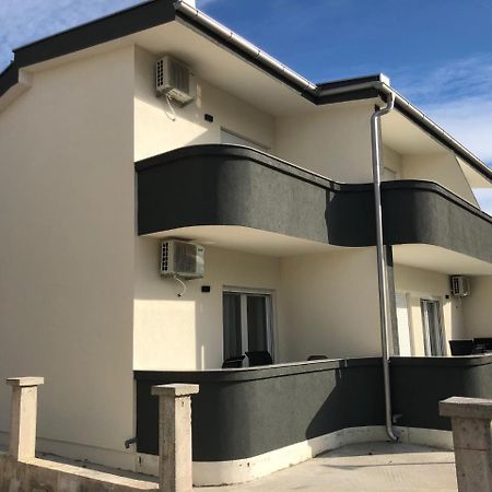 Lanika Apartments Улцинь Экстерьер фото