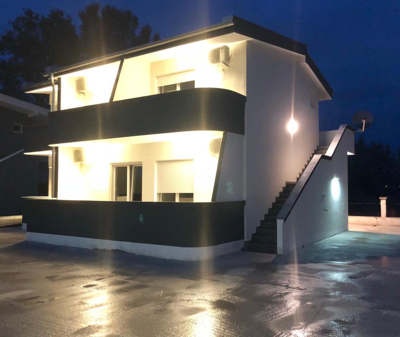 Lanika Apartments Улцинь Экстерьер фото